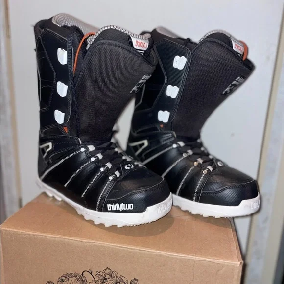 Thirtytwo | Shoes | Snowboard Boots | Poshmark